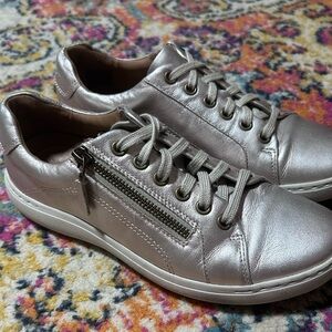 Clarks | Nalle Lace Zip Sneaker Shoe Size 7
